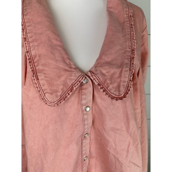 NWT FREE PEOPLE Charlie Denim Button-Down Shirt Rose SMALL - Picture 3 of 9